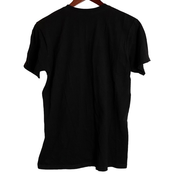 HBO Game of Thrones Ned Stark Quote Dire Wolf Sword Black Gray Tee Shirt Medium - Picture 3 of 15